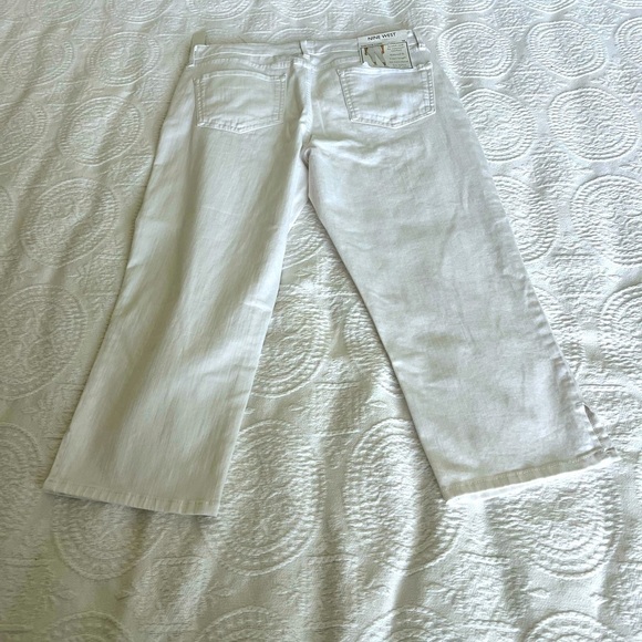 Nine West Women’s White stretch twill Chrystie Capri with slit side hem. Size 14 - Picture 8 of 16